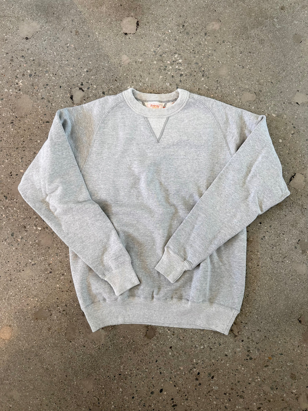 VELVA SHEEN | WV RAGLAN SWEATSHIRT HEATHER GREY